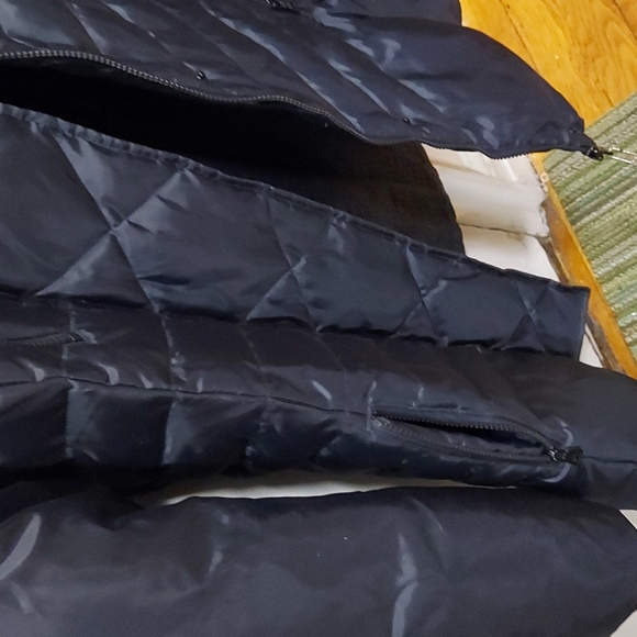 Sam Edelman down coat in navy blue. Size small - Picture 3 of 4